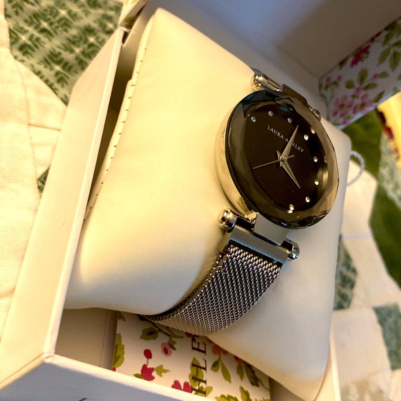 🛍️CLASSIC 🛍️ STAINLESS STEEL MAGNET 🧲 CLOSURE WATCH JAPANESE MOVEMENT - Picture 7 of 16